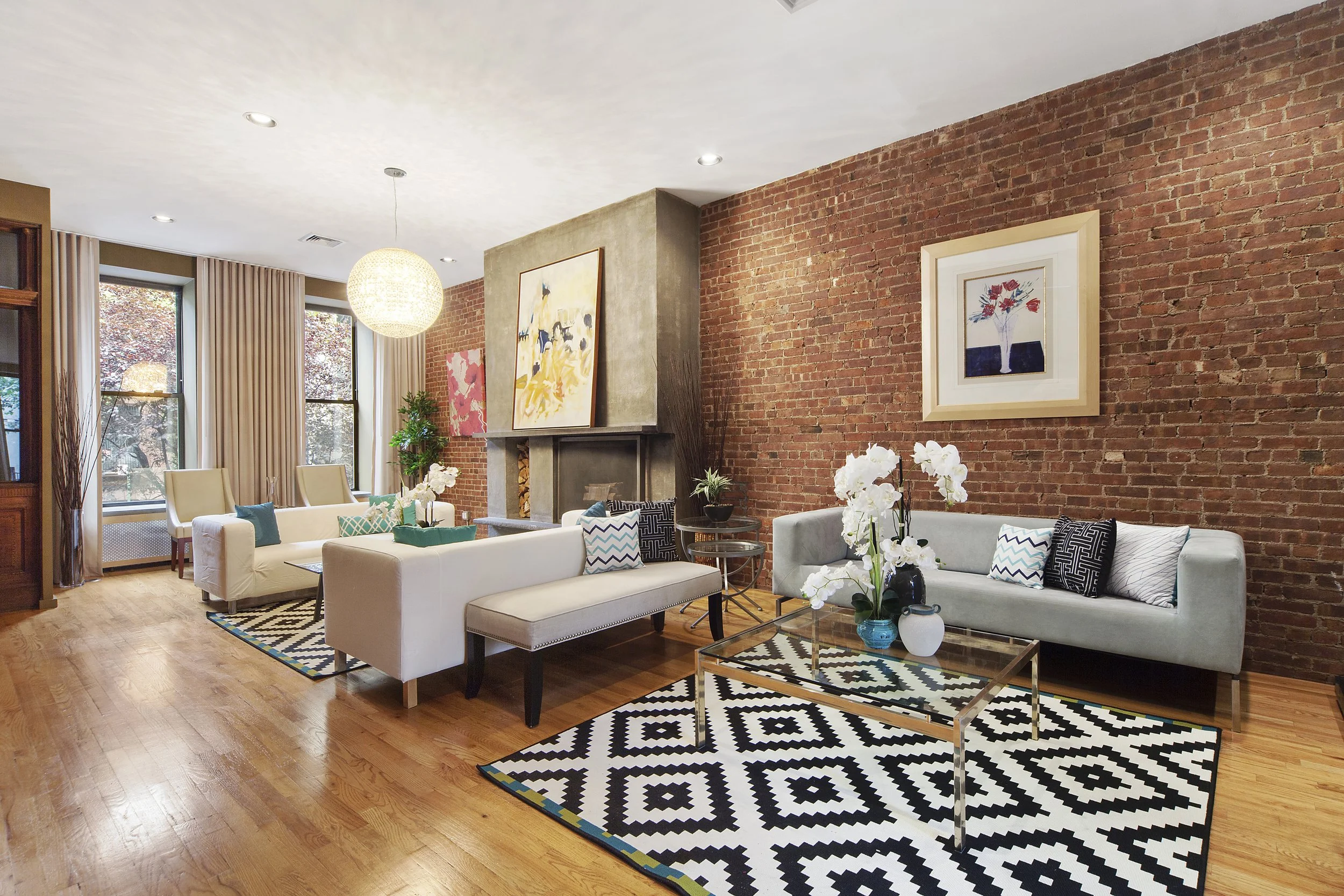 LOFT-STYLE TOWNHOUSE
