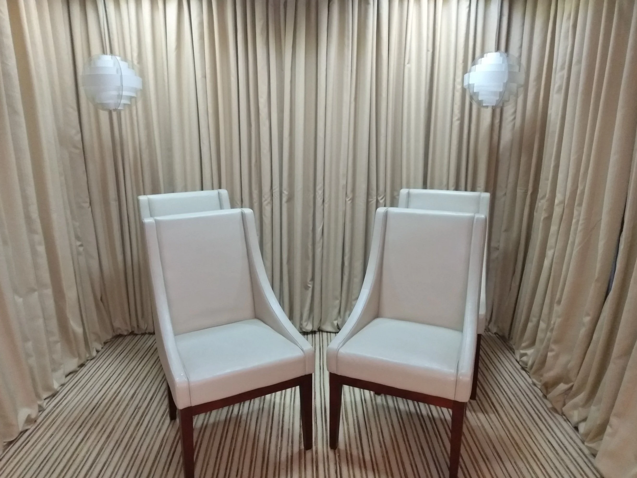 Chairs - Dining/Desk Chairs